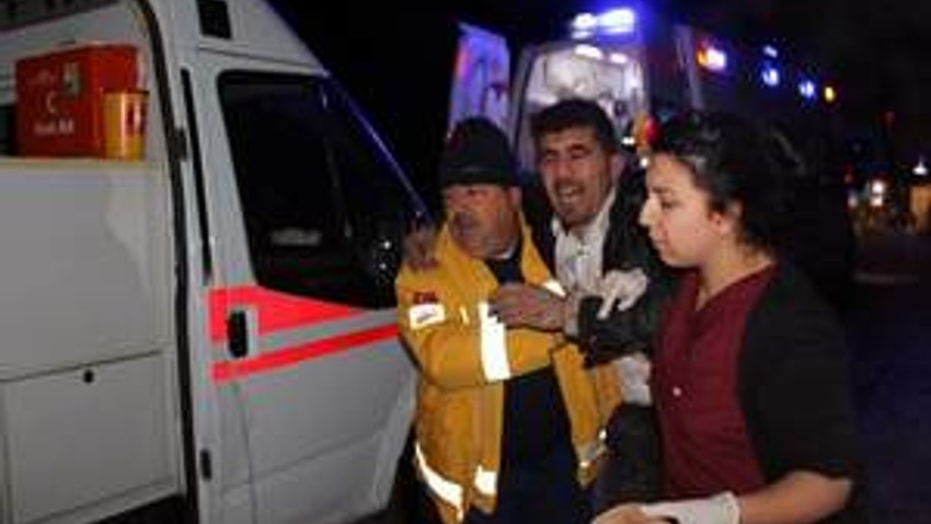 Yolcu otobüsü devrildi: Ölü ve yaralı var