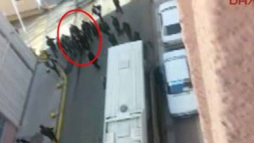 Başbakanlık önünde silahlı eylem !