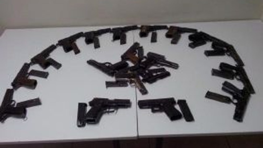 Suriyeli Çift, Minibüste 19 Tabancayla Yakalandı