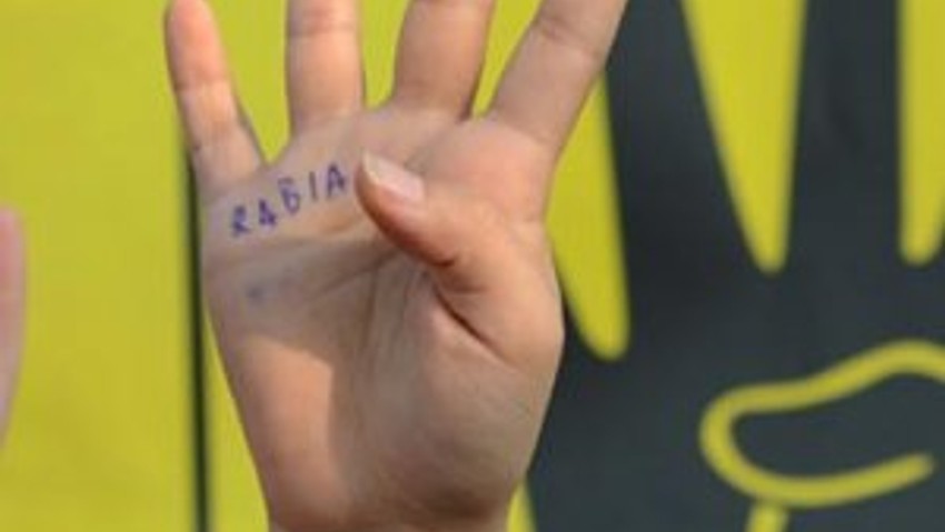 Rabia işaretine 6 ay hapis