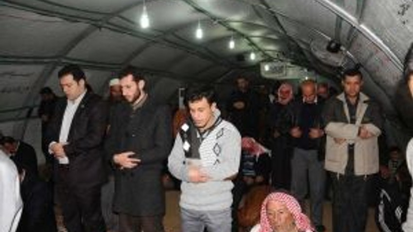 Akçakaledeki Sığınmacılar Suriyede Barış İçin Dua Etti
