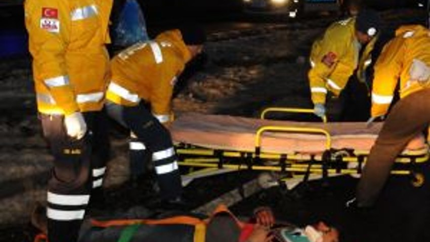 Çanakkale’de Trafik Kazası; 2 Yaralı