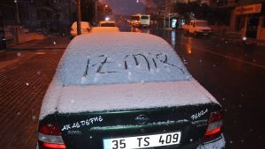 İzmirde Kar Sevinci