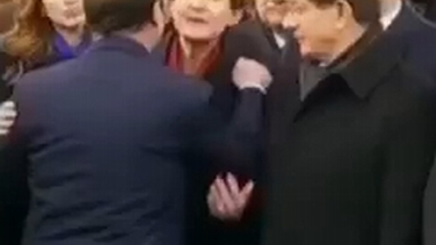 Türkiye Başbakanı'na büyük ayıp !