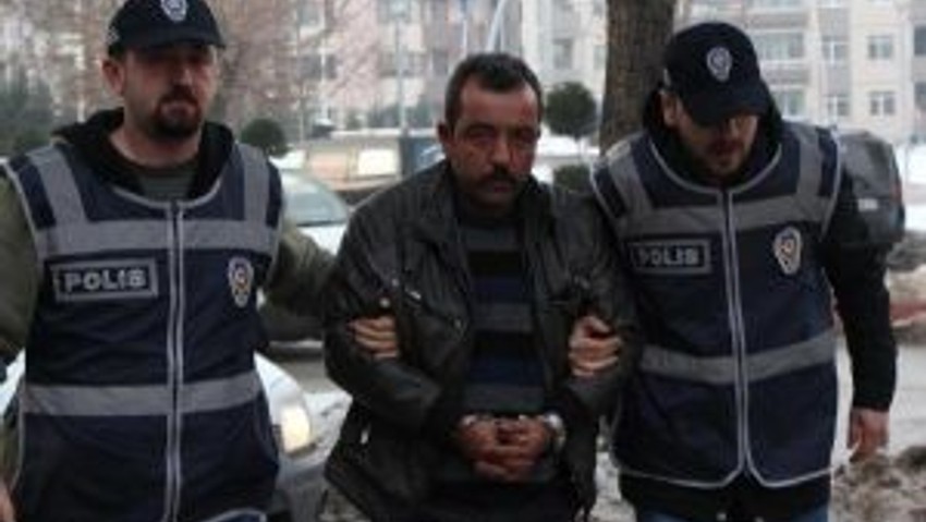 Başkasını Sevdiğini Söyleyince Öldürmüş