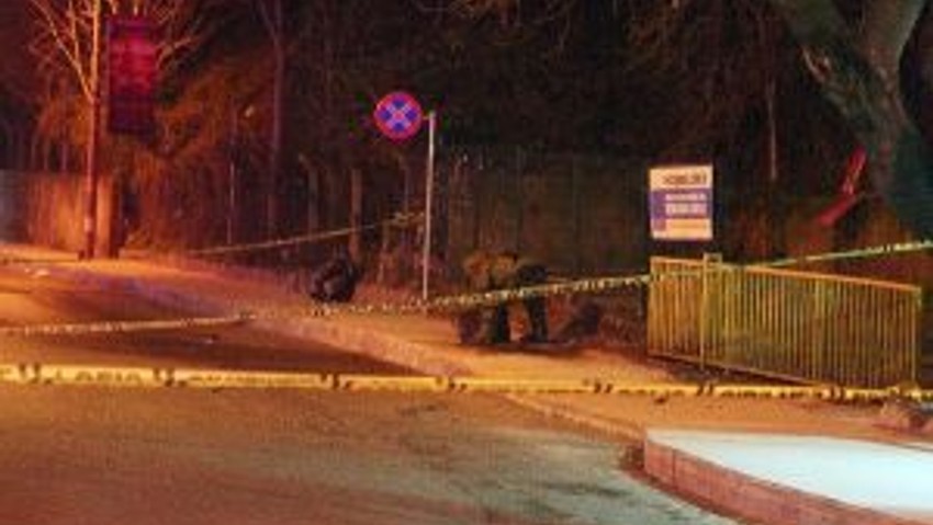 Şişlide Kaldırıma Bırakılan Şüpheli Bavul Fünyeyle Patlatıldı