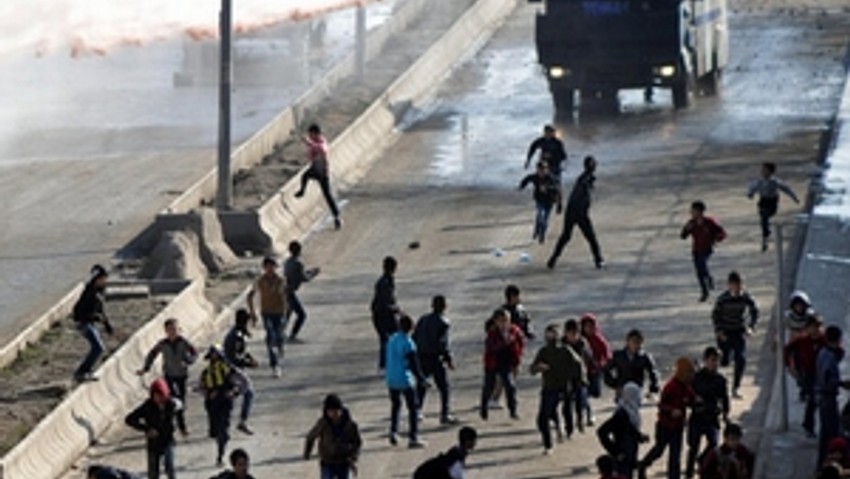 Cizre'de bir polis tutuklandı !