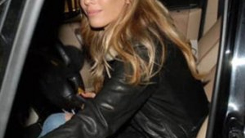 Sinem Kobal'dan 750 bin TL'lik jest