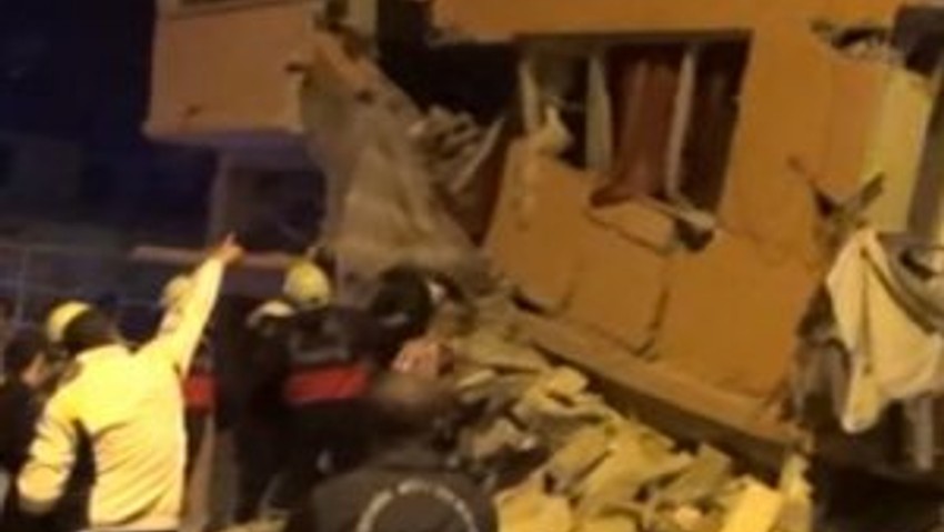 Mersin'de bina çöktü: Çok sayıda yaralı var