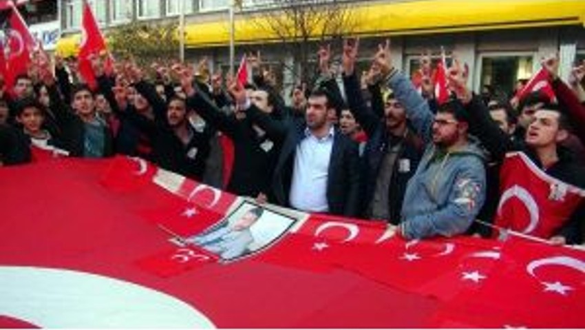 Ülkücüler Öldürülen Fırat İçin Yürüdü