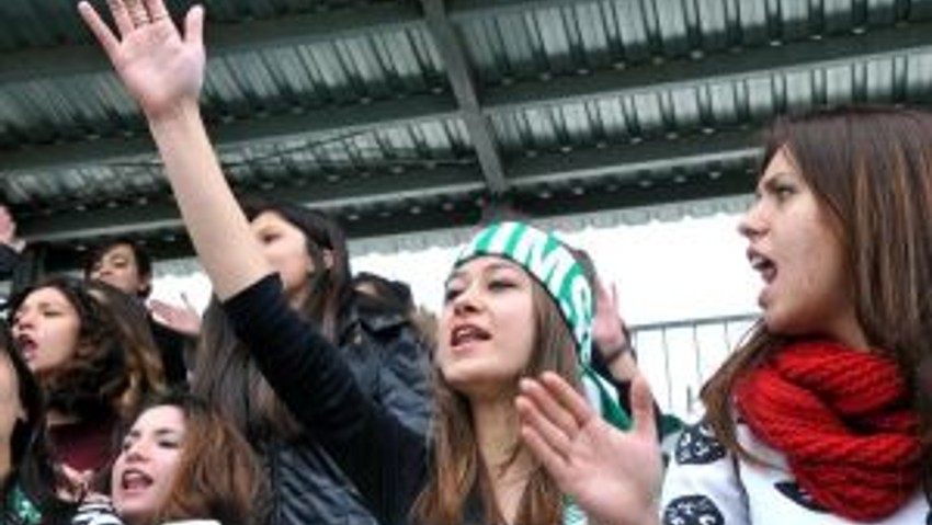 Amatör Futbol Maçında Özgecan Anıldı