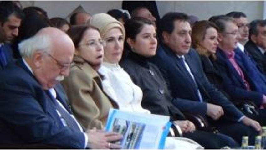 Öğrencilerden Bayan Özel Harekatçıya Yoğun İlgi