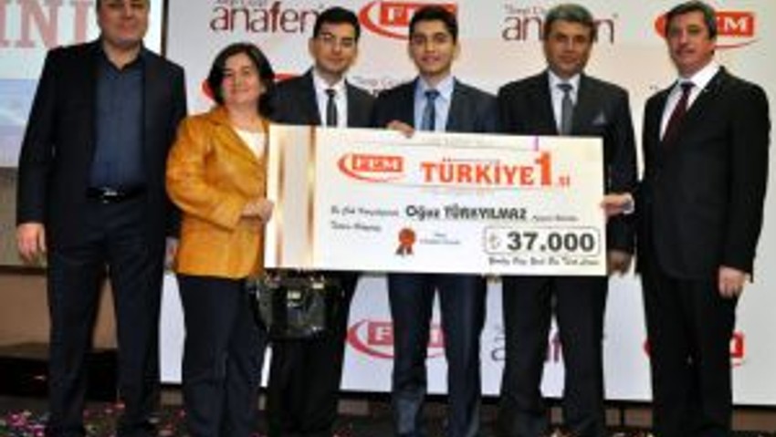 FEM Dershanesi’nden YGS şampiyonuna araba ödülü