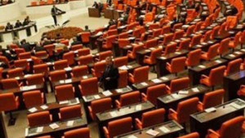 Parti kapamayı zorlaştıran teklif kabul edildi