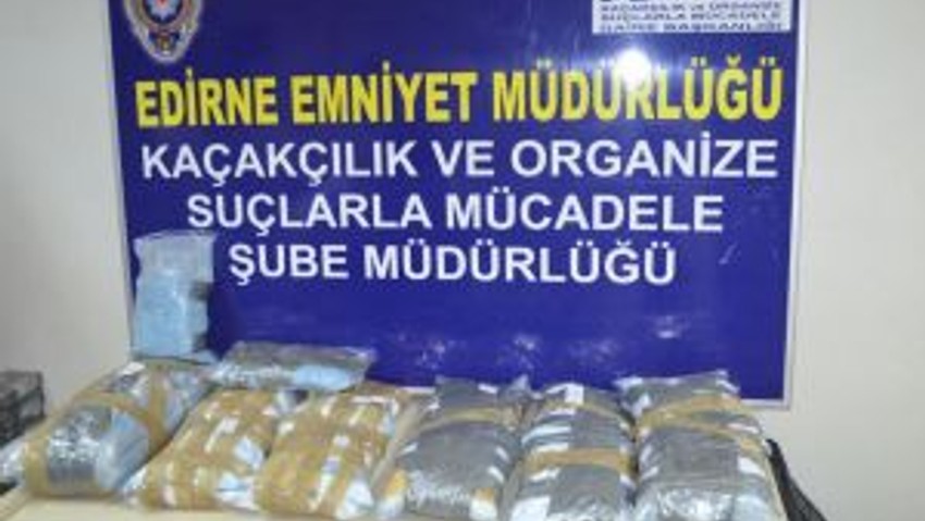 Adliye personeline uyuşturucu tutuklaması