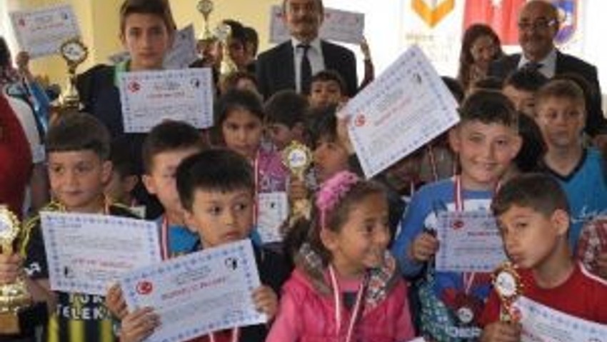 23 Nisan Satranç Turnuvası Ödülleri Verildi