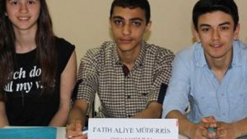 Bilgi Yarışmasında Fatih Aliye Müderris Ortaokulu Birinci