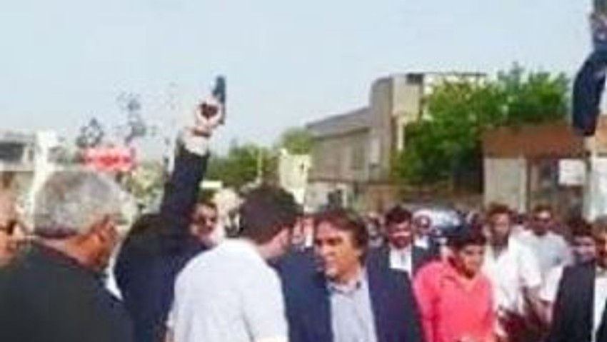 Bozova'da Ak Parti Adayları Silahlarla Karşılandı