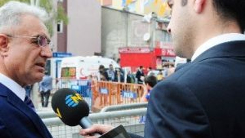 Ak Parti Van Milletvekili Adayı Çaha, Erciş’in Kentsel Dönüşüm Raporunu Başbakan Davutoğlu’na Sundu