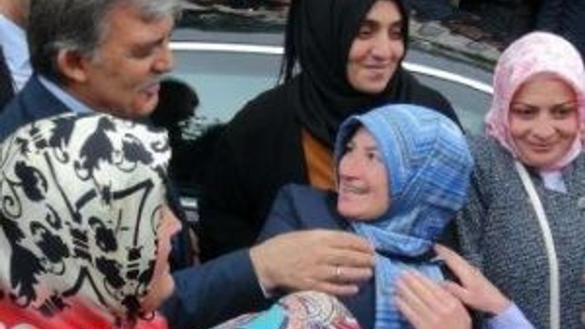 Gül,cuma Namazını Evinin Yakınındaki Beykoz Çavuşbaşı Merkez Camii'nde Kıldı