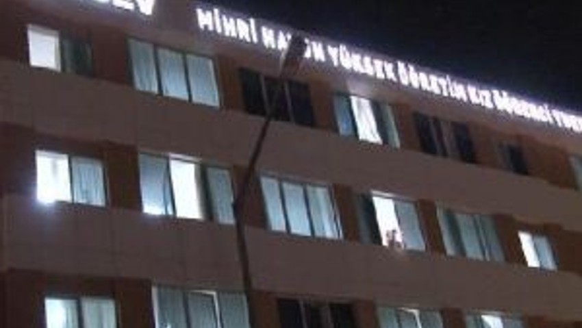Başbakan Davutoğlu'ndan Türgev'in Yurduna Geceyarısı Ziyareti