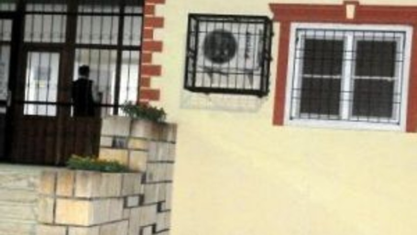 Devrilen Traktörün Altında Kalarak Öldü