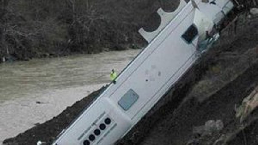 Tarım işçilerini taşıyan otobüs nehre uçtu: 18 ölü