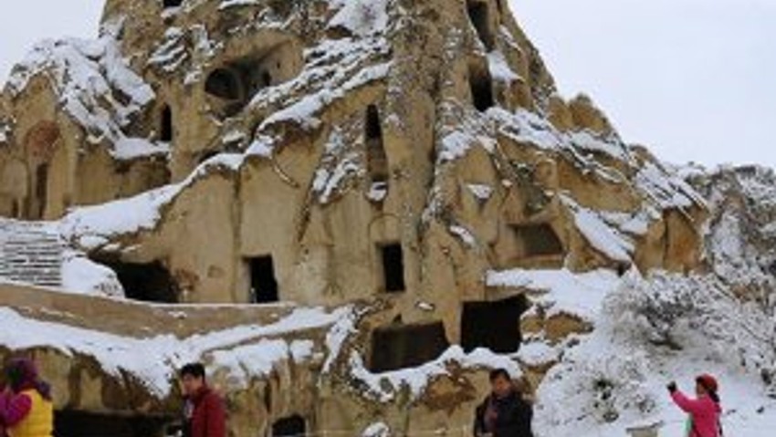 Kapadokya yeniden beyaza büründü