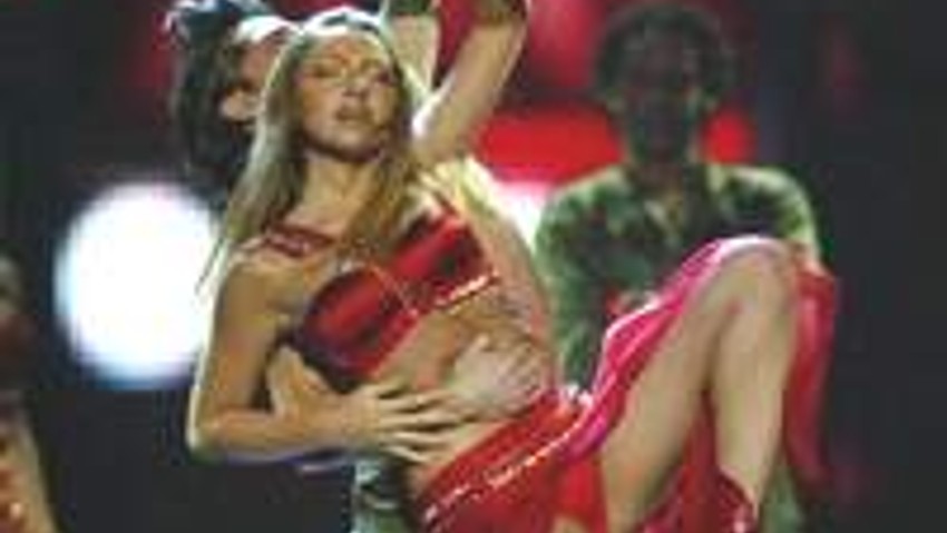 Kıyafeti HADİSE oldu !