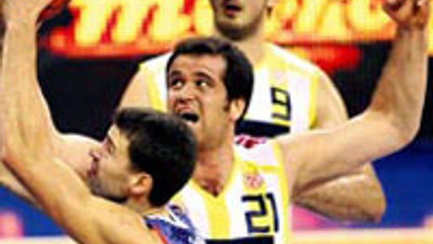 Fener Zagreb'i devirdi