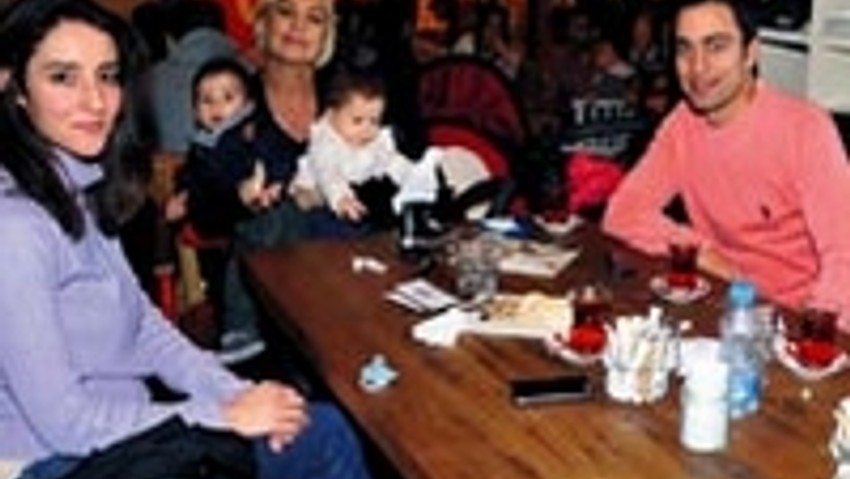 Yeğenleriyle kafa dağıttı !