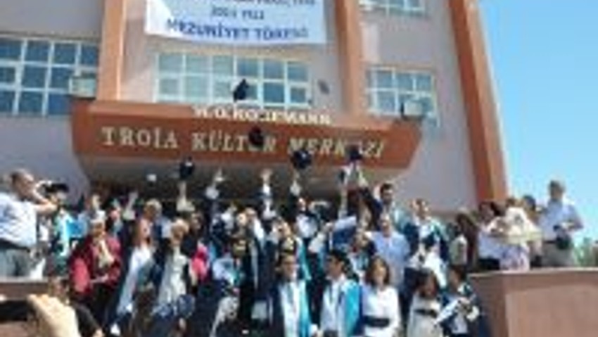GELECEĞİN SANATÇILARI ÇOMÜDEN MEZUN OLDU