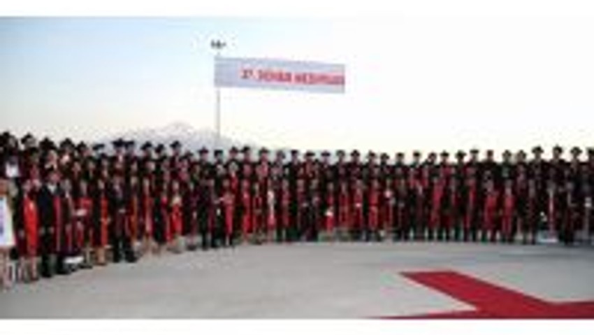 TIP FAKÜLTESİ 37. DÖNEM MEZUNLARINI VERDİ