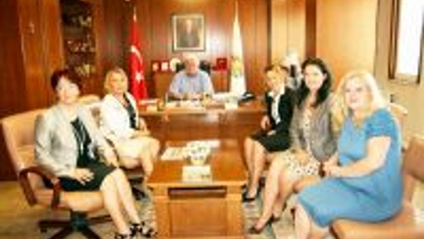 Akçay’da 5 Banka İle Ptt’nin Müdürlerinin Hepsi Bayan