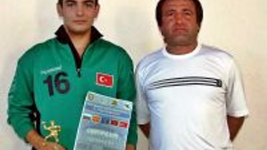 Balkanların En İyi Kalecisi Mev Kolejli Baran