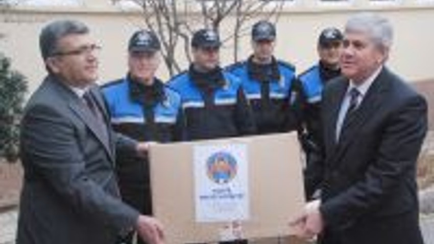 KIRŞEHİRDEN VANA TOPLUM DESTEKLİ POLİSLER ULAŞIYOR