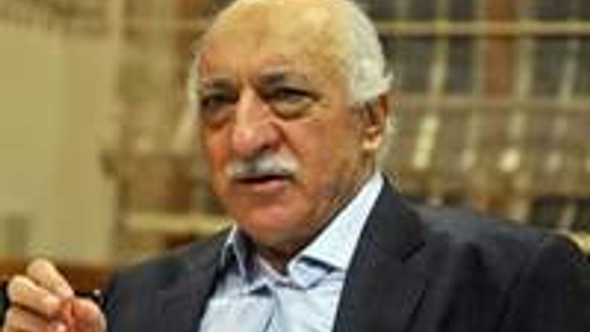Gülen'in evine protesto yürüyüşü