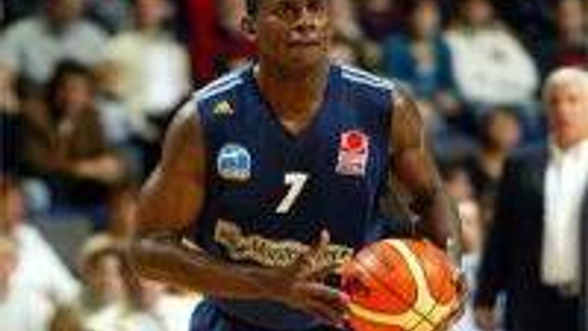 Michael Wright ilk sırada!