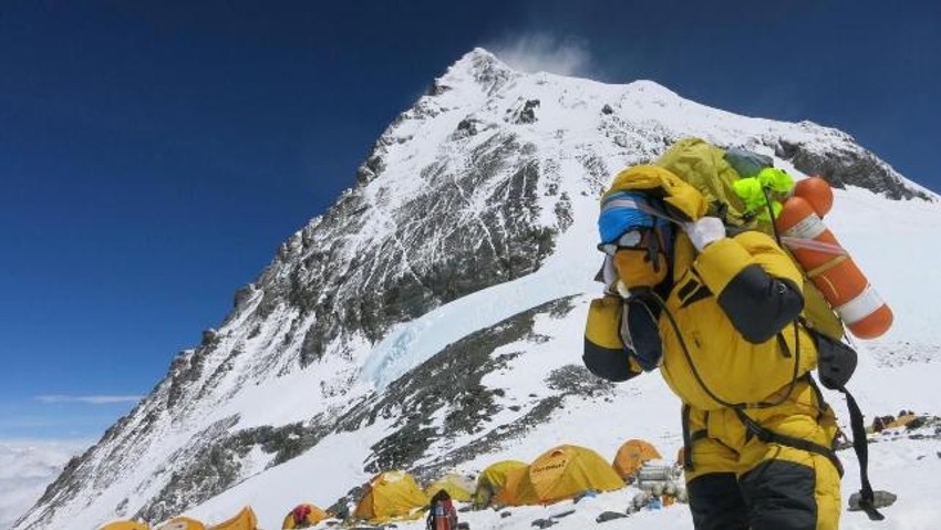 Everest dağcılara yasaklandı