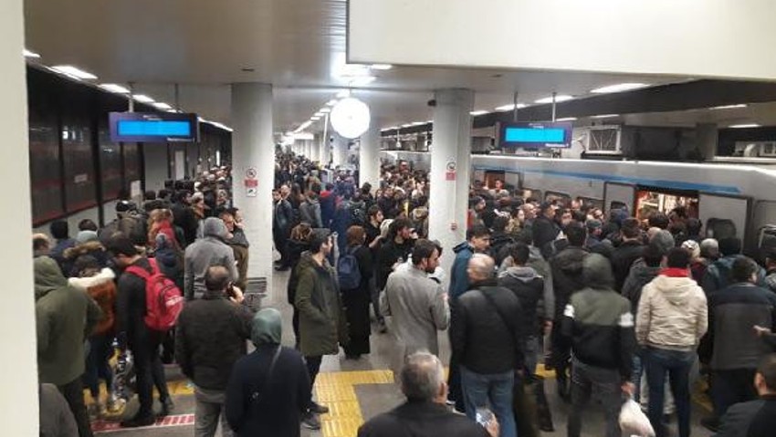 İstanbul'da metro seferlerinde aksama