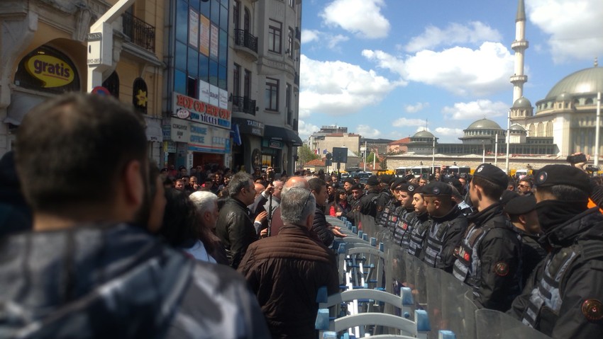 Kazancı Yokuşu’nda 1 Mayıs anmasında yürüyüşe polis engeli