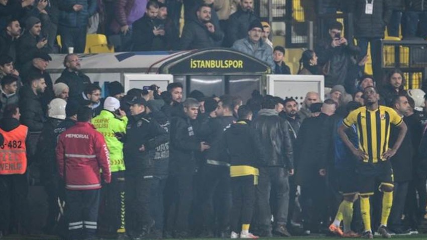 İşte sahadan çekilen İstanbulspor'u bekleyen ceza