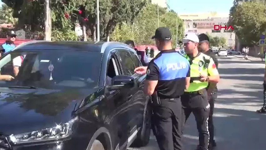 Dersi kıran öğrencilere polis engeli