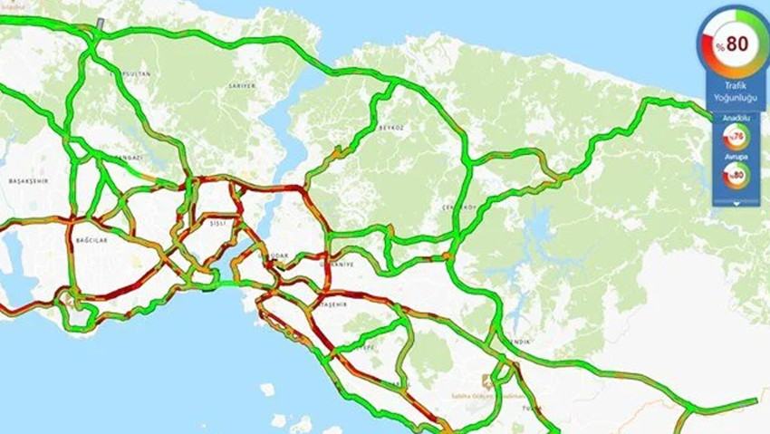 İstanbul'da yağmur trafiği felç etti