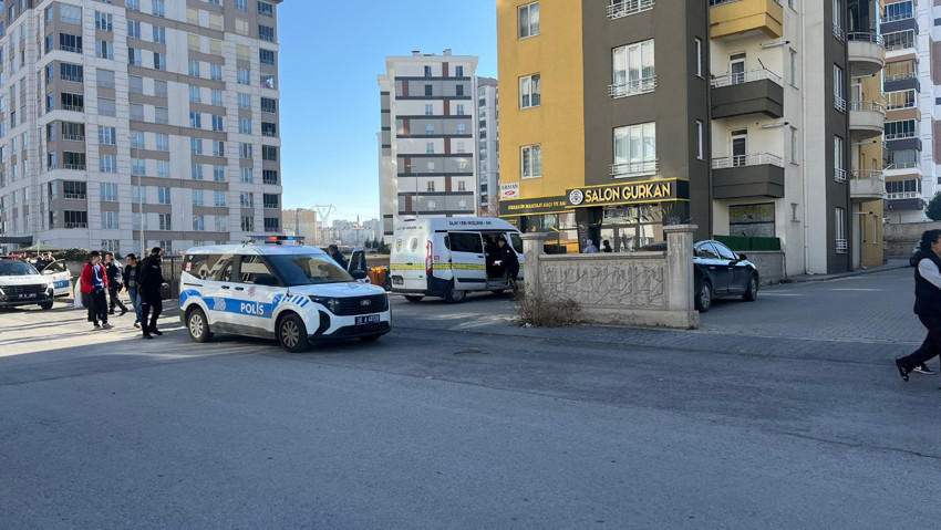 Özel Harekat polisi evinde ölü bulundu