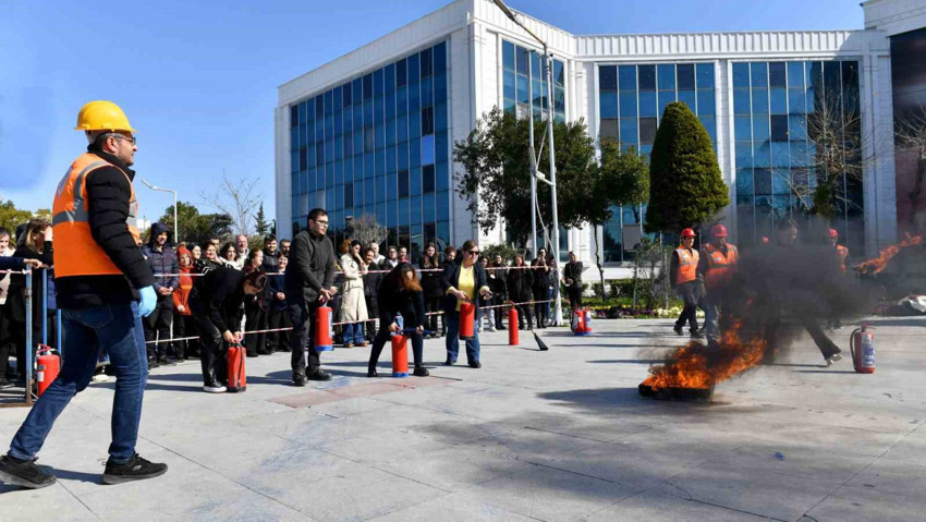 Muratpaşa Belediyesi'nde yangın tatbikatı