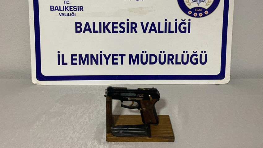 Balıkesir'de CHP aracına silahlı saldırı