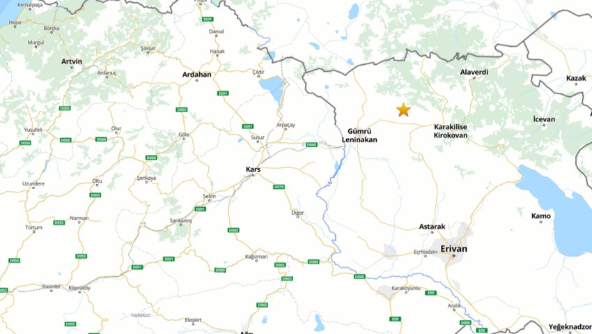 Ermenistan'da deprem; Türkiye'den de hissedildi