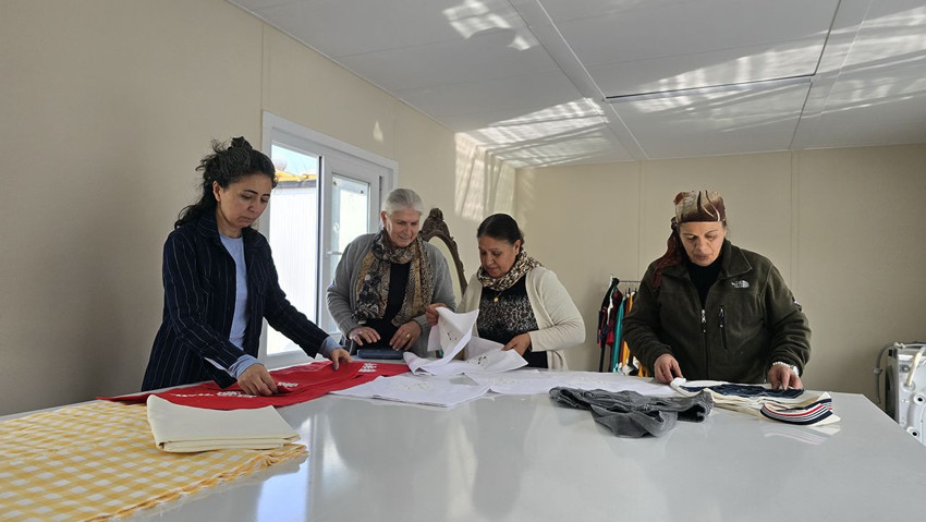 Hatay'ın depremzede kadınları hayırseverlerin desteğiyle kendi işlerinin patronu oldu - Resim: 1