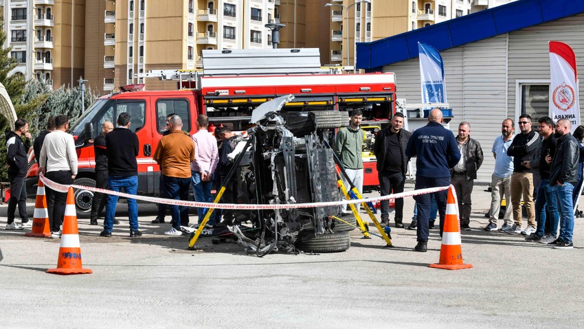 Ankara itfaiyesinden itfaiyecilere kapsamlı eğitim